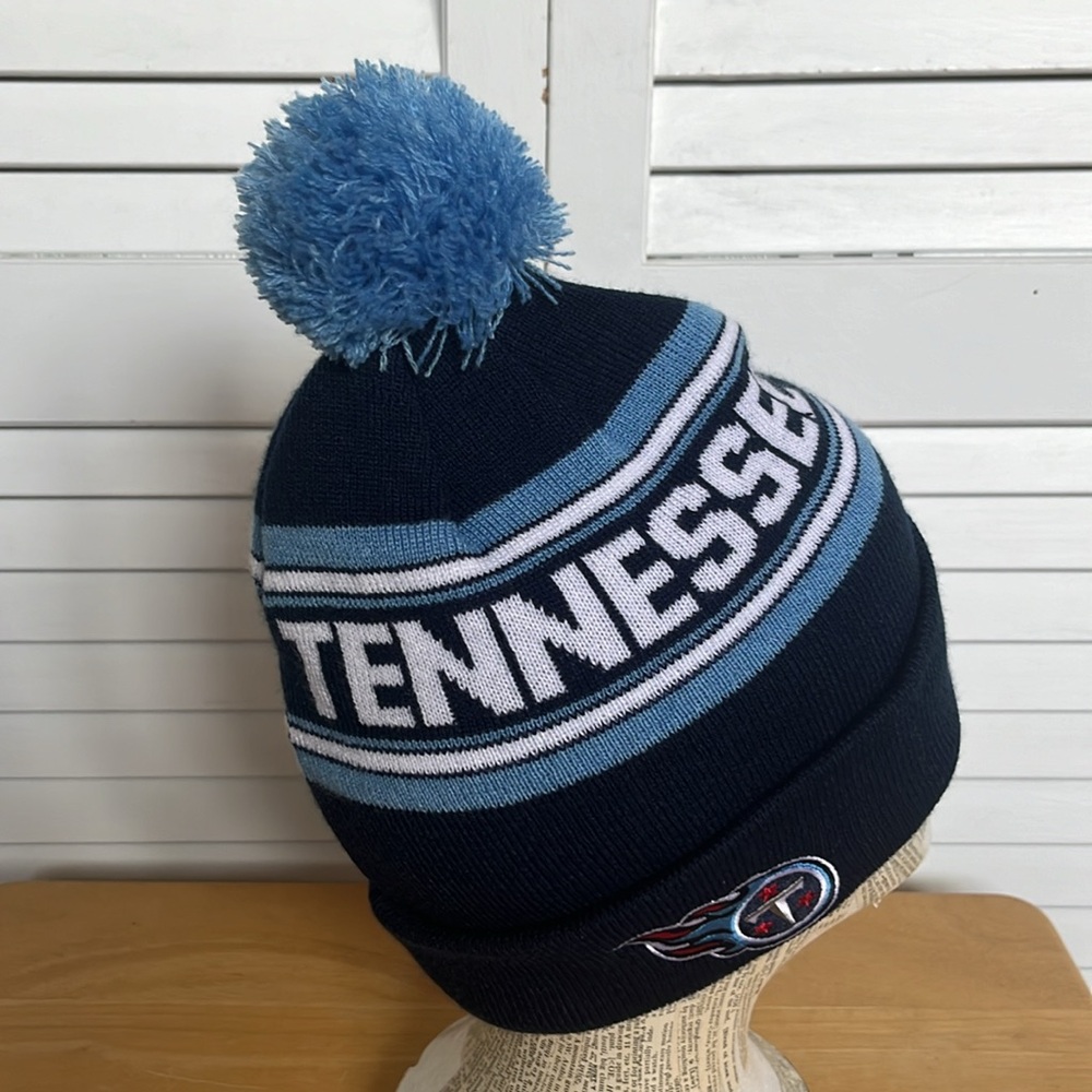 NWOT Tennessee Titan Jaquard Cuffed Knit Cap Hat with Pom Youth Navy